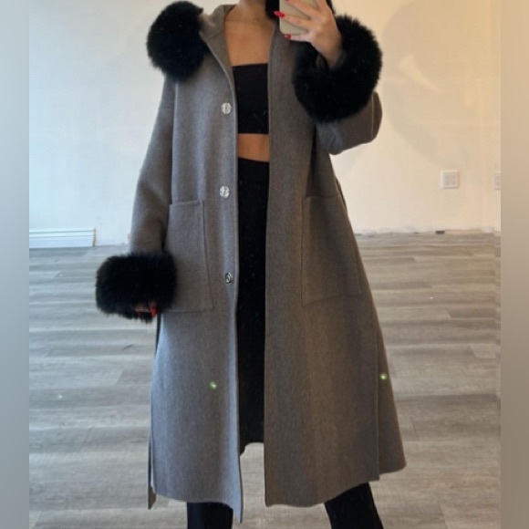 Lubella Boutique. Cashmere Coat size S with removable fur. - Picture 6 of 8